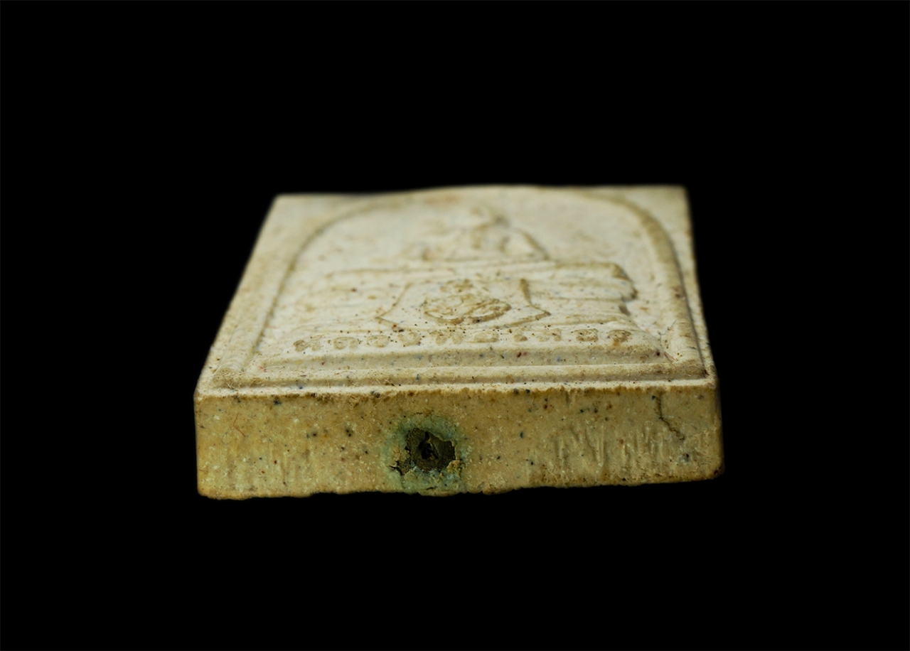 30Jul2025 (413)ap.jpg - หลวงพ่อโสธร รุ่นยกฉัตรทองคำ ปี2539 วัดโสธรวรารามวรวิหาร จ.ฉะเชิงเทรา เนื้อผงพุทธคุณ ผงว่าน ฝังชนวนมวลสาร พระเก่าสวย มวลสารดี พิธีใหญ่ น่าเก็บสะสมบูชา  [..] | https://kamulet.in.th